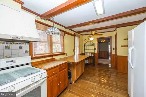 Kitchen - 4401 Ridge, Nottingham, MD 21236 photo 7 of 8