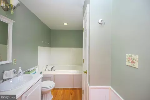 Bath - 4401 Ridge, Nottingham, MD 21236 photo 2 of 7