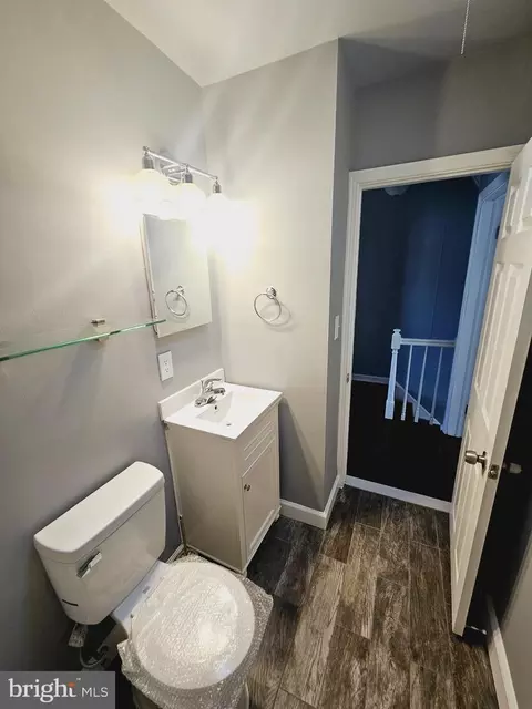 Bath - 3403 Dunhaven Rd, Dundalk, MD 21222 photo 2 of 3