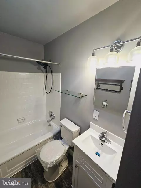Bath - 3403 Dunhaven Rd, Dundalk, MD 21222 photo 1 of 3