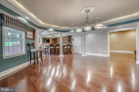 Living - 4 Three Sisters Ct, Baldwin, MD 21013 photo 17 of 18