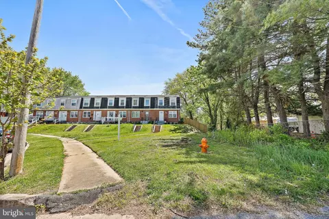 Exterior - 2100 Cockspur Rd, Middle River, MD 21220 photo 3 of 7