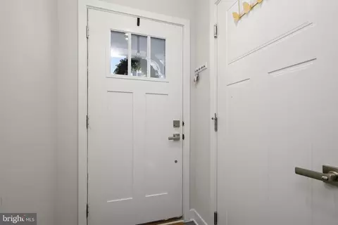 Entry Way - 3069 Shaws Rd, Sparrows Point, MD 21219 photo 2 of 2