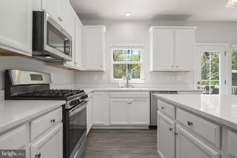 Kitchen - 3069 Shaws Rd, Sparrows Point, MD 21219 photo 6 of 7