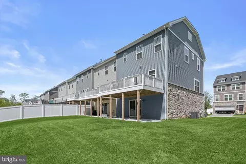 Exterior - 3069 Shaws Rd, Sparrows Point, MD 21219 photo 5 of 7