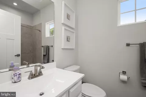 Bath - 3069 Shaws Rd, Sparrows Point, MD 21219 photo 4 of 4