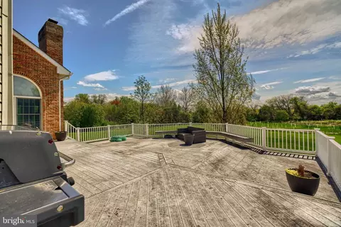 Exterior - 5 Manor Crossing Ct, Baldwin, MD 21013 photo 6 of 7