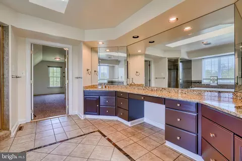 Bath - 5 Manor Crossing Ct, Baldwin, MD 21013 photo 5 of 7