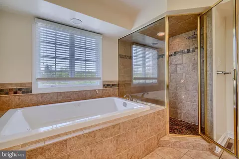 Bath - 5 Manor Crossing Ct, Baldwin, MD 21013 photo 6 of 7