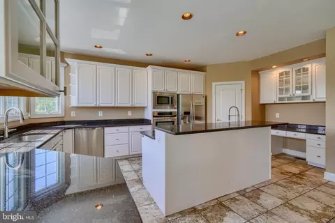 Kitchen - 5 Manor Crossing Ct, Baldwin, MD 21013 photo 4 of 6