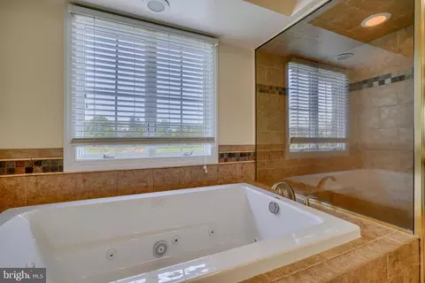 Bath - 5 Manor Crossing Ct, Baldwin, MD 21013 photo 7 of 7