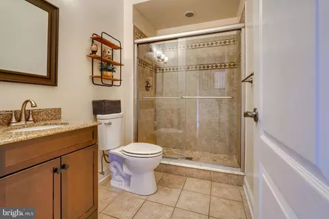 Bath - 5 Manor Crossing Ct, Baldwin, MD 21013 photo 1 of 7