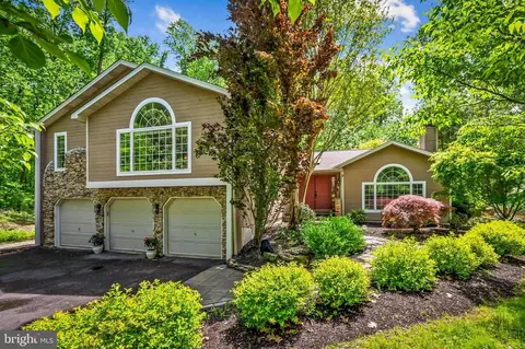3 Prairie Ct, Phoenix, MD 21131