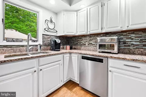 Kitchen - 3 Prairie Ct, Phoenix, MD 21131 photo 5 of 6