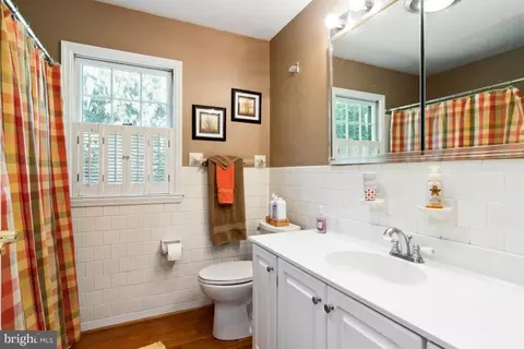 Bath - 2406 Stanwick Rd, Phoenix, MD 21131 photo 3 of 3