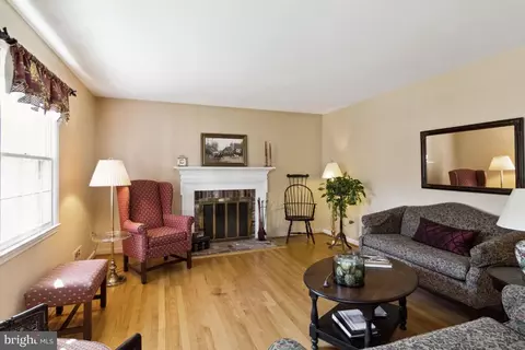 Living - 2406 Stanwick Rd, Phoenix, MD 21131 photo 2 of 9