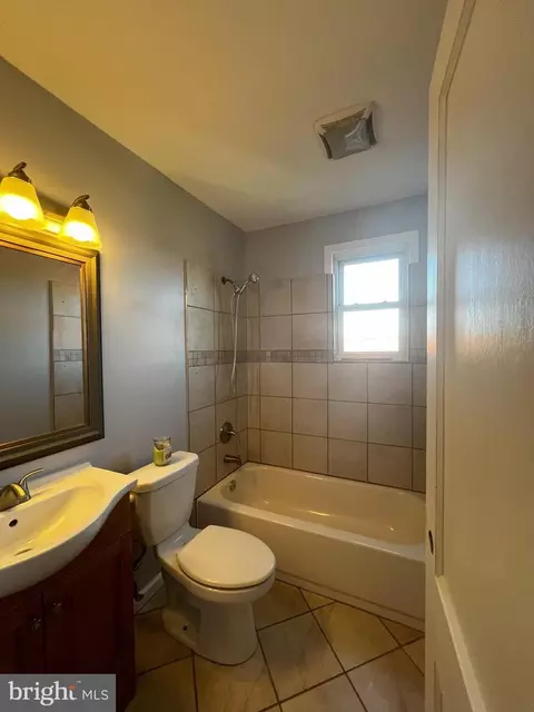 Bath - 1508 Becklow Ave, Middle River, MD 21220 photo 1 of 2