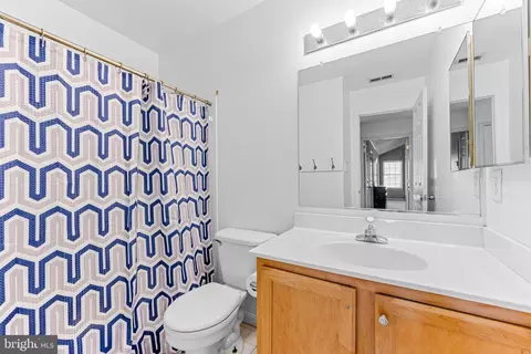Bath - 8218 Selwin Ct, Rosedale, MD 21237 photo 4 of 7