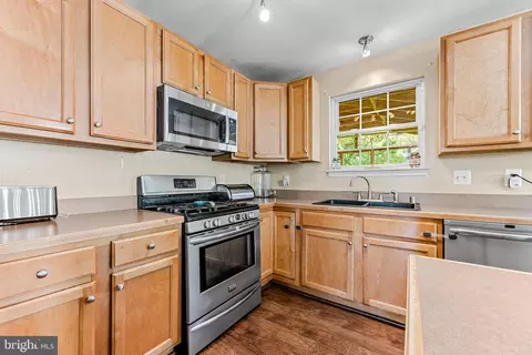Kitchen - 8218 Selwin Ct, Rosedale, MD 21237 photo 5 of 6