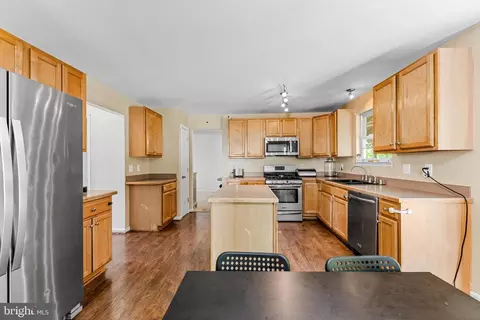 Kitchen - 8218 Selwin Ct, Rosedale, MD 21237 photo 3 of 6