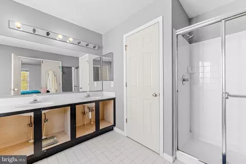 Bath - 8218 Selwin Ct, Rosedale, MD 21237 photo 3 of 7