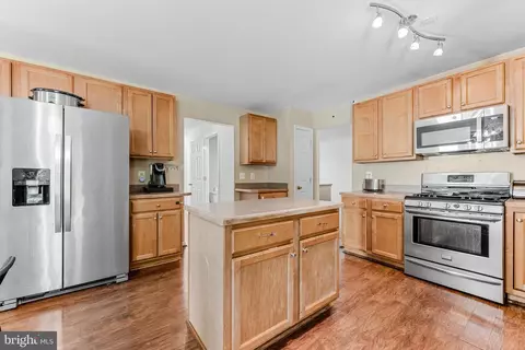 Kitchen - 8218 Selwin Ct, Rosedale, MD 21237 photo 4 of 6