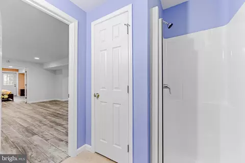 Bath - 8218 Selwin Ct, Rosedale, MD 21237 photo 6 of 7