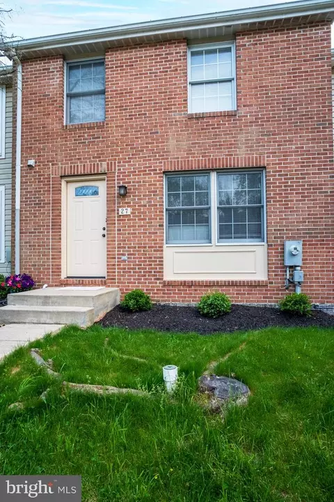 27 Ramsgate Ct, Halethorpe, MD 21227