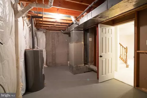 Entry Way - 27 Ramsgate Ct, Halethorpe, MD 21227 photo 1 of 1