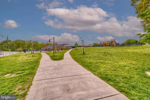 View/Area - 977 Dalton Ave, Baltimore, MD 21224 photo 3 of 5