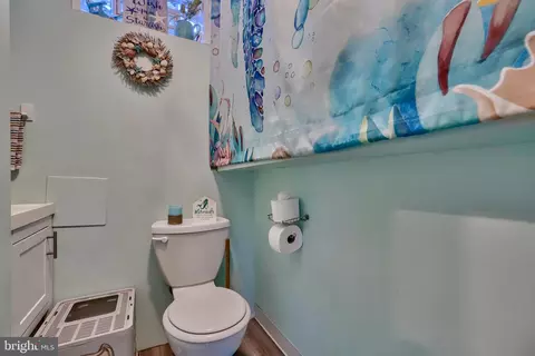 Bath - 977 Dalton Ave, Baltimore, MD 21224 photo 5 of 5
