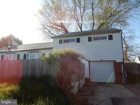 2 Armor Ct, Middle River, MD 21220