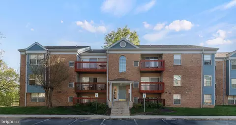 14 Cloverwood Ct #102, Essex, MD 21221