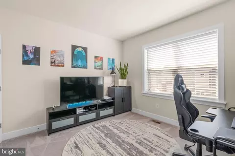 Living - 518 Schmidt Rd, Middle River, MD 21220 photo 6 of 6