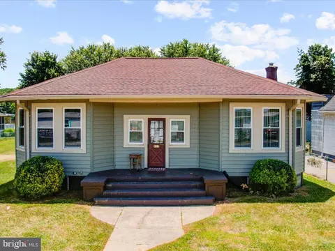 817 Woodrow, Essex, MD 21221