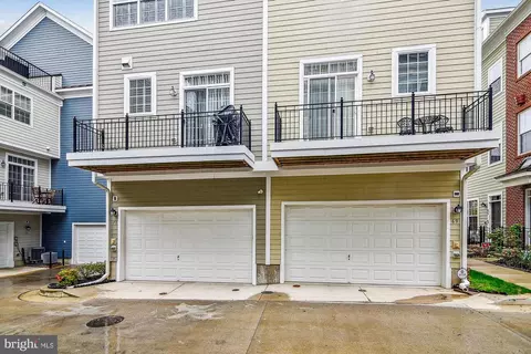 Exterior - 71 Linden Pl, Towson, MD 21286 photo 5 of 8