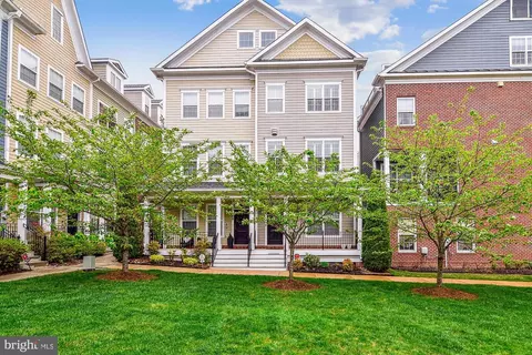 71 Linden Pl, Towson, MD 21286