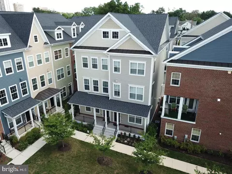Exterior - 71 Linden Pl, Towson, MD 21286 photo 7 of 8