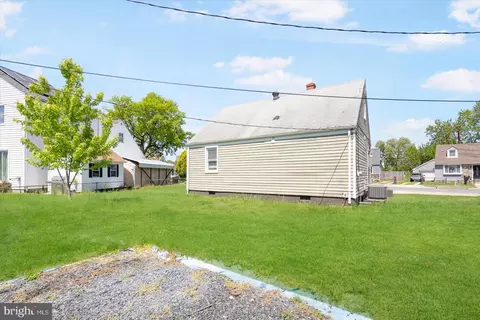 Exterior - 8221 Watersedge Rd, Dundalk, MD 21222 photo 4 of 11