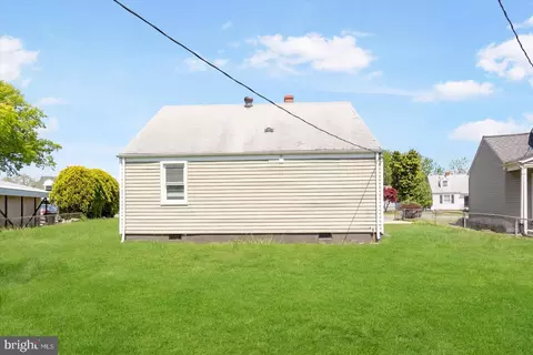 Exterior - 8221 Watersedge Rd, Dundalk, MD 21222 photo 5 of 11