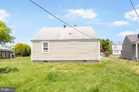 Exterior - 8221 Watersedge Rd, Dundalk, MD 21222 photo 6 of 11