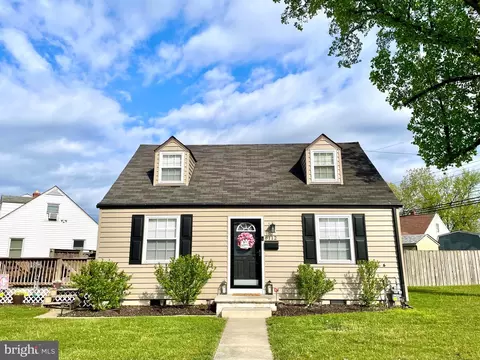 8112 Murray Pt, Dundalk, MD 21222