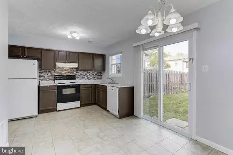 511 Gloucester Ct, Middle River, MD 21220 photo 7