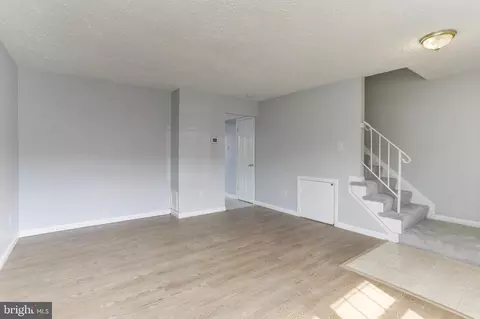 511 Gloucester Ct, Middle River, MD 21220 photo 3