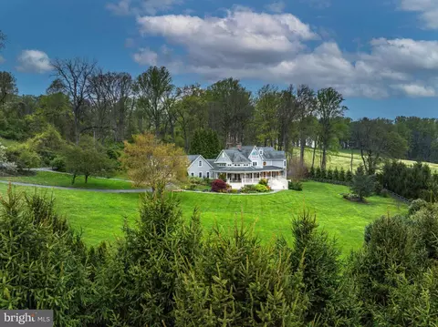 14317 Green Rd, Glyndon, MD 21071