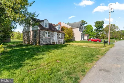 Exterior - 1844 Sutton Ave, Halethorpe, MD 21227 photo 4 of 10
