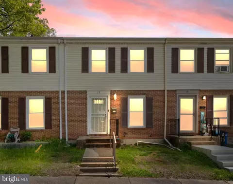 17 Mitnick Ct, Nottingham, MD 21236