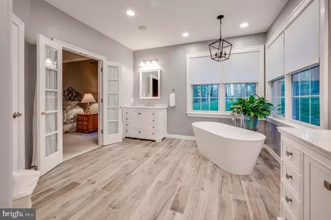 Bath - 14102 Phoenix Rd, Phoenix, MD 21131 photo 3 of 6