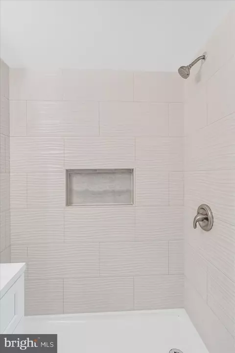 Bath - 4332 Sweet Air Rd, Baldwin, MD 21013 photo 5 of 6