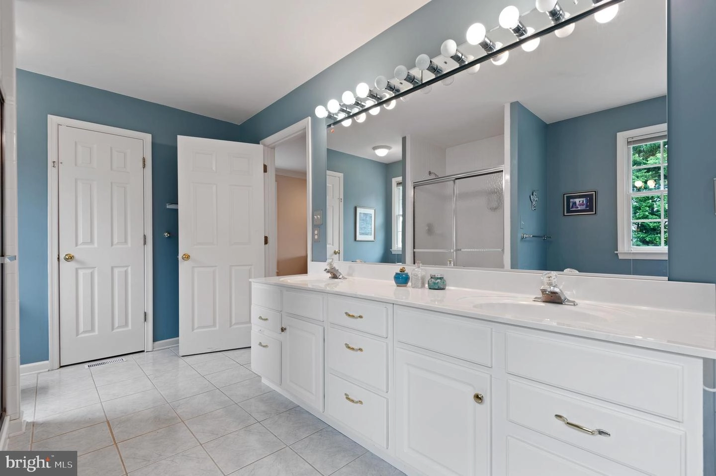 Bath - 13312 Redcoat Ln, Phoenix, MD 21131 photo 2 of 5